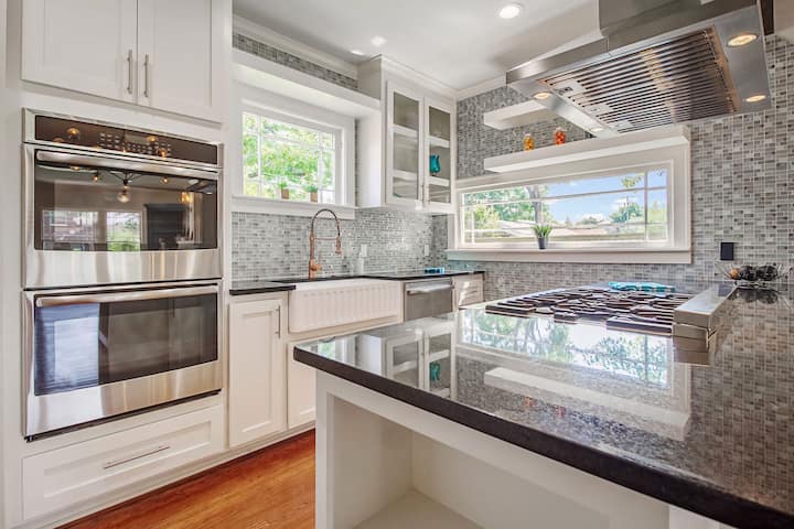 Hire kitchen refurbishment & appliances contractors in Richmond, Virginia. Our expert fitters do extensions, design & installation.